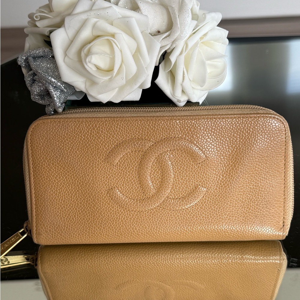 CHANEL Beige Leather Wallet